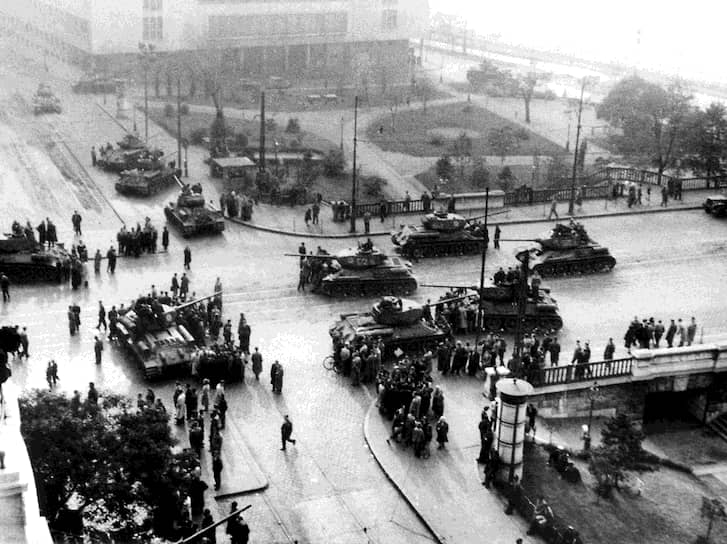 В последний день октября 1956 года руководство СССР приняло решение о проведении в Венгрии военной операции «Вихрь» по свержению правительства Имре Надя