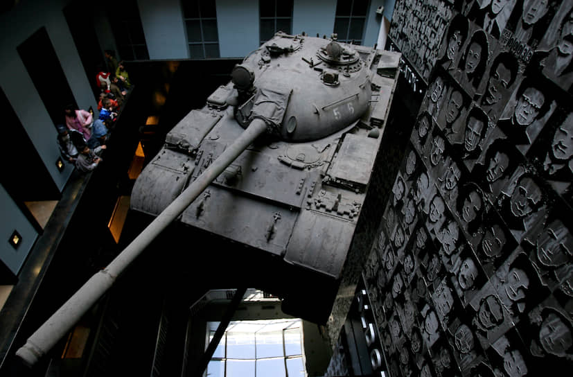 Главным символом коммунистического режима для венгров является советский танк