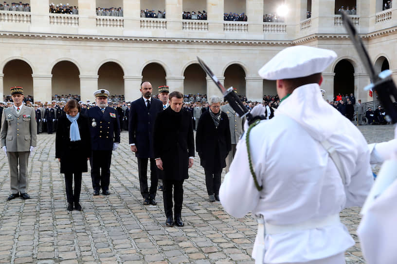 Траурная церемония в честь тринадцати погибших французских военных