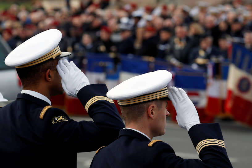 Траурная церемония в честь тринадцати погибших французских военных