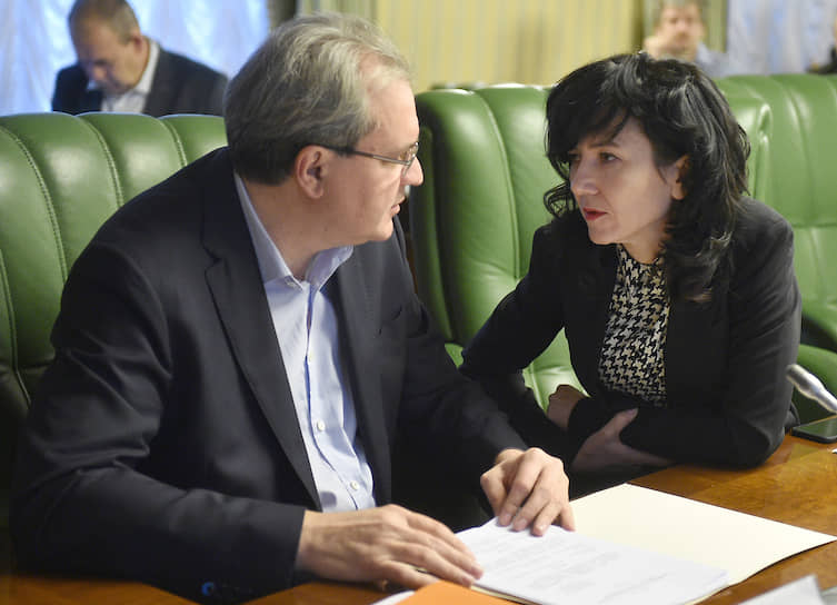 Глава президентского Совета по правам человека Валерий Фадеев и заместитель секретаря Общественной палаты Лидия Михеева