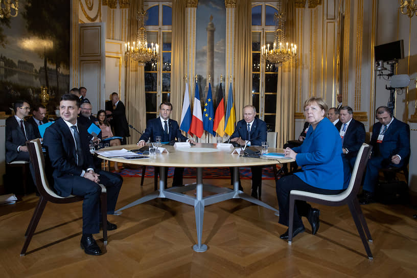 Лидеры Украины, Франции, России и Германии во время саммита «нормандской четверки» в Париже