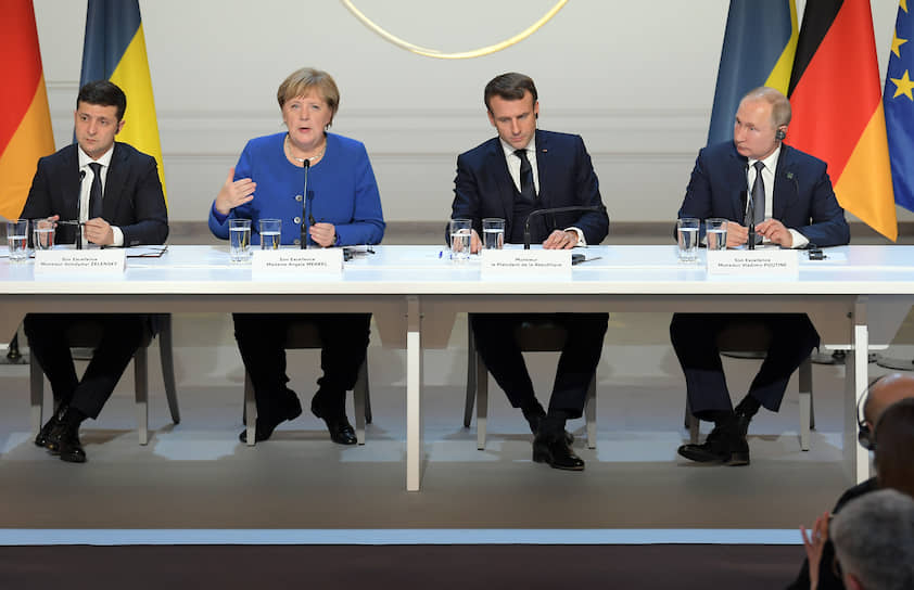 Слева направо: президент Украины Владимир Зеленскиий, канцлер Германии Ангела Меркель, президент Франции Эмманюэль Макрон и президент России Владимир Путин
