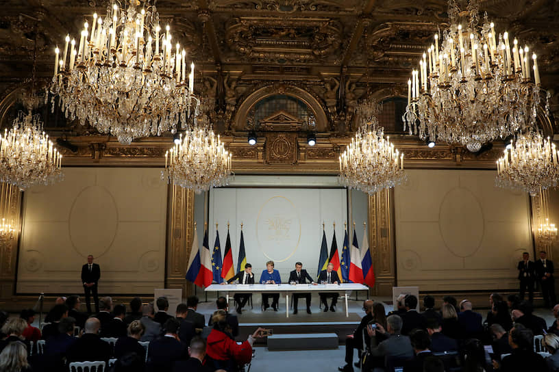 По итогам переговоров прошла пресс-конференция лидеров «четверки». Президент Франции Эмманюэль Макрон, взявщий слово первым, заявил, что встреча была плодотворной