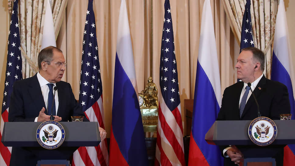 Министр иностранных дел России Сергей Лавров (слева) и госсекретарь США Майкл Помпео