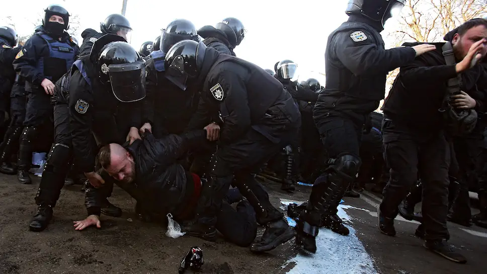 Tonkaya Zelenskaya Liniya Gazeta Kommersant 240 6720 Ot 27 12 2019