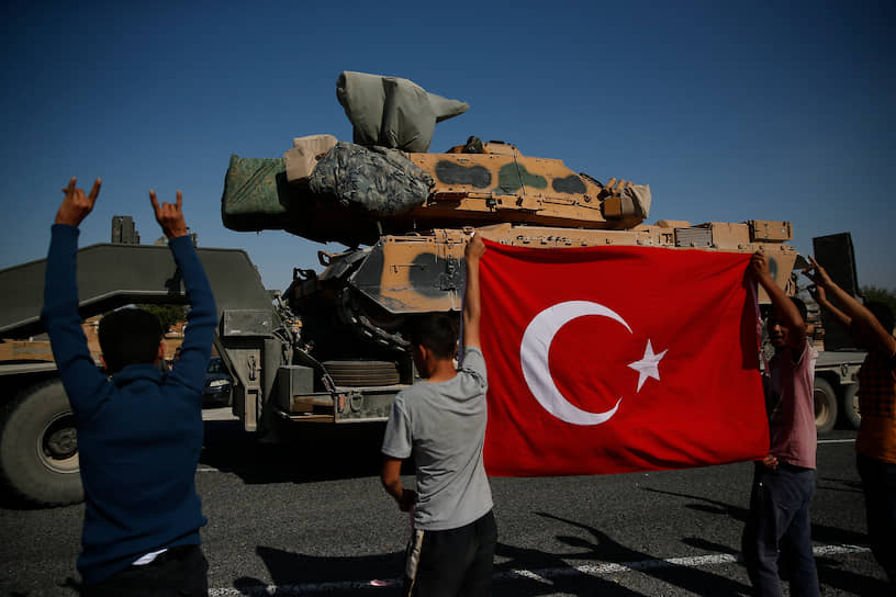 Турецкая военная операция «Источник мира» в Сирии 
&lt;br>9 октября турецкие вооруженные силы вместе с Сирийской национальной армией начали военную операцию на севере Сирии с целью освобождения территории от курдских формирований, которые Анкара называет террористическими. Операция вызвала в мире серьезную настороженность из-за риска дестабилизации всего региона 
&lt;br>Заметность: 9 079