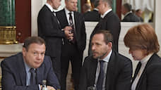 Совладелец и председатель наблюдательного совета консорциума «Альфа-Групп» Михаил Фридман (слева) и сооснователь, генеральный директор компании «Яндекс» Аркадий Волож (в центре)