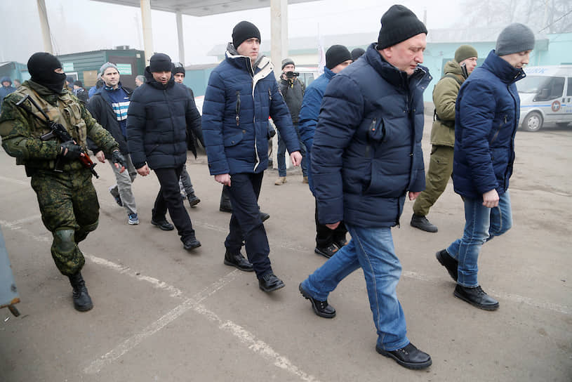Среди освобожденных в рамках обмена пленными между Киевом и ЛНР лиц есть добровольцы из РФ, воевавшие на стороне Донбасса