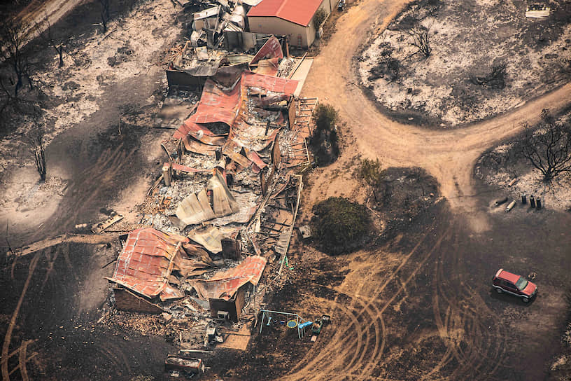 Всего, по официальным данным, в результате пожаров разрушены более 1,5 тыс. домов