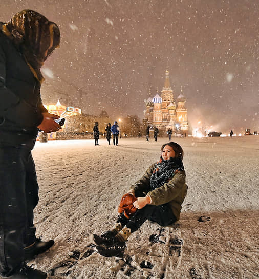 Москва. Туристы на Красной площади