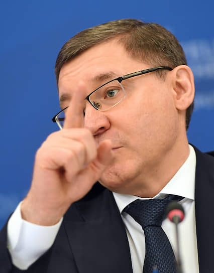 Министр строительства и жилищно-коммунального хозяйства — Владимир Якушев