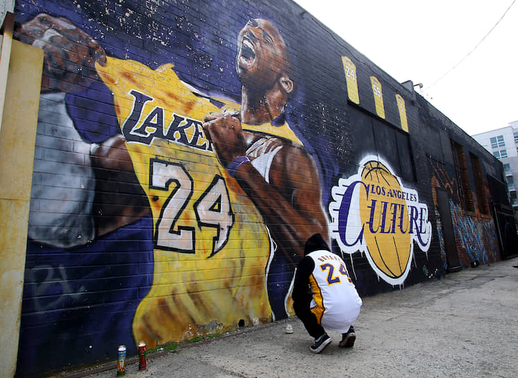 Лос-Анджелес, США. Граффити погибшего в авиакатастрофе баскетболиста Коби Брайанта