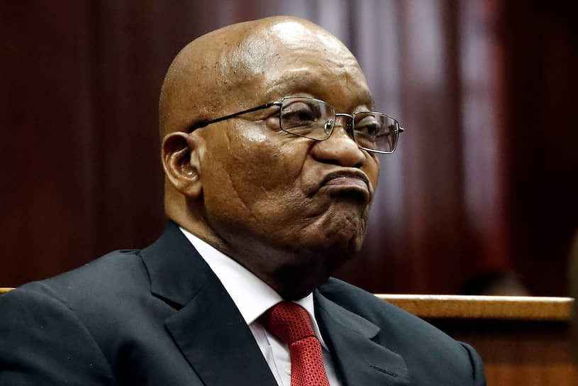&lt;b>Джейкоб Зума, президент ЮАР&lt;/b>&lt;br>
В 2016 году Конституционный суд ЮАР постановил, что Джейкоб Зума проявил неуважение к основному закону, отказавшись вернуть бюджетные средства, затраченные на реконструкцию его личной резиденции. Попытка оппозиции объявить ему импичмент на этом основании провалилась, потому что пропрезидентское большинство в парламенте проголосовало против. В 2018 году Зума досрочно покинул пост на фоне очередной угрозы импичмента