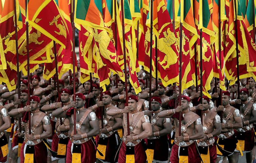 Коломбо, Шри-Ланка. Военный марш в честь 72-й церемонии провозглашения независимости