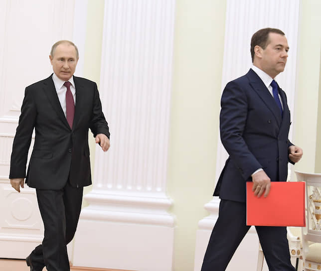 Президент России Владимир Путин и замглавы Совбеза РФ Дмитрий Медведев
