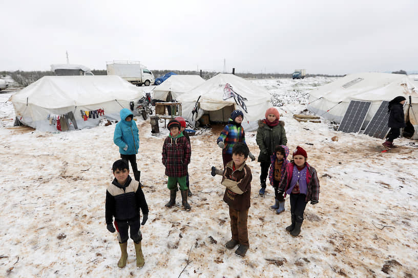 Аазаз, Сирия. Дети в палаточном лагере для беженцев
