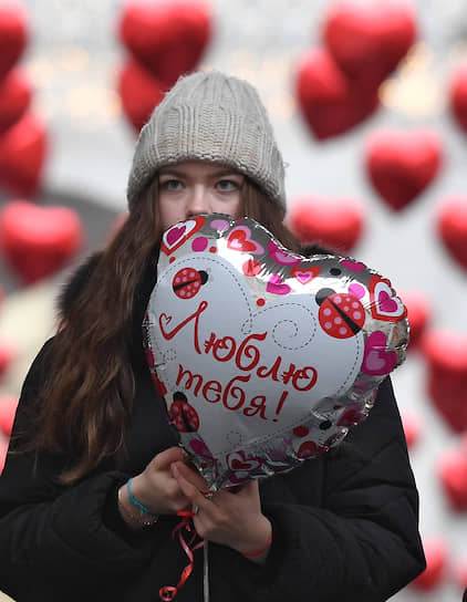 Москва. Девушка в День святого Валентина