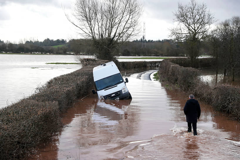 Херефорд, Великобритания. Последствия наводнения из-за шторма «Деннис»