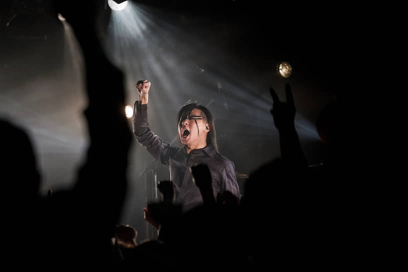 В январе 2015 года лидер тайваньский музыкальной группы Chthonic &lt;b>Фредди Лим&lt;/b> основал Партию новой силы, от которой баллотировался в январе следующего года в парламент и одержал победу. На последних выборах в 2020 году снова победил и вошел в законодательный орган страны, но уже в качестве независимого кандидата