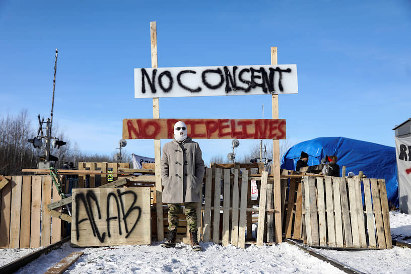Эдмонтон, Канада. Акция протеста против строительства газопровода через земли коренного населения страны