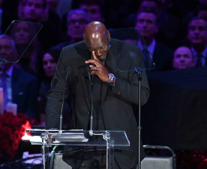 Бывший игрок НБА Майкл Джордан на церемонии прощания