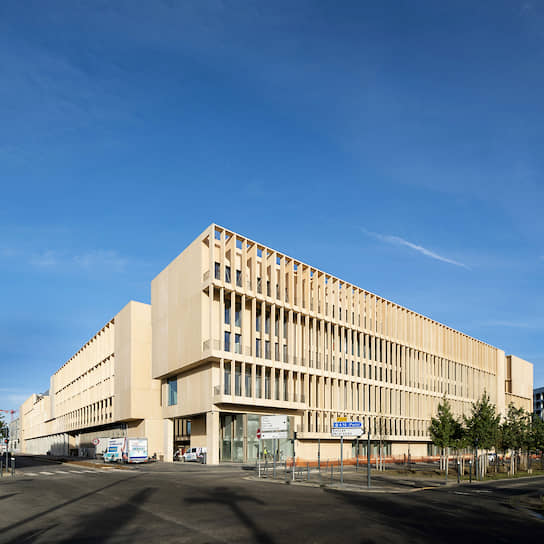 Здание Institut Mines-Telecom на кампусе Париж-Сакле во Франции