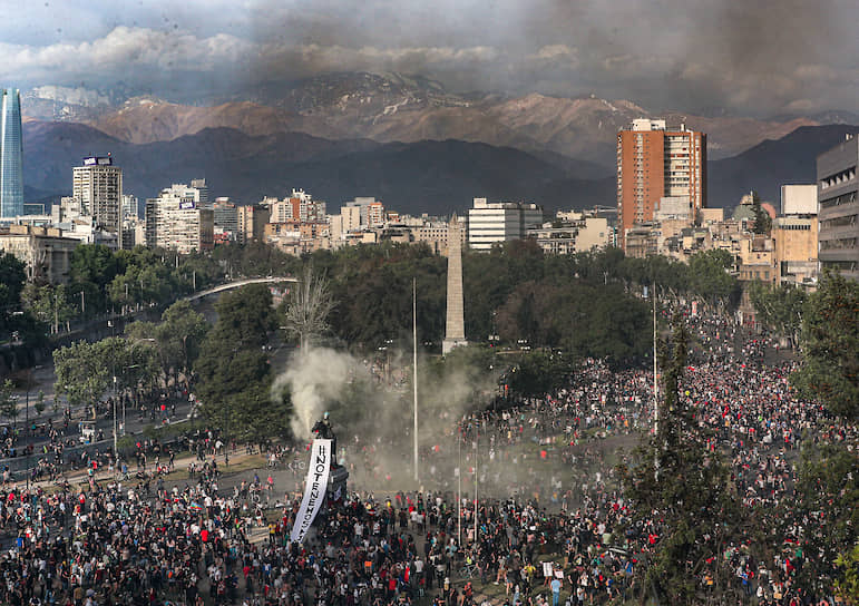 В антиправительственных демонстрациях в Чили принимал участие каждый двадцатый житель страны