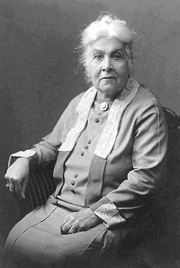 &lt;b>Диана Абгар&lt;/b>
&lt;br>21 июля 1920 года была назначена дипломатическим представителем и генеральным консулом Армении, считается первой в мире женщиной-послом
