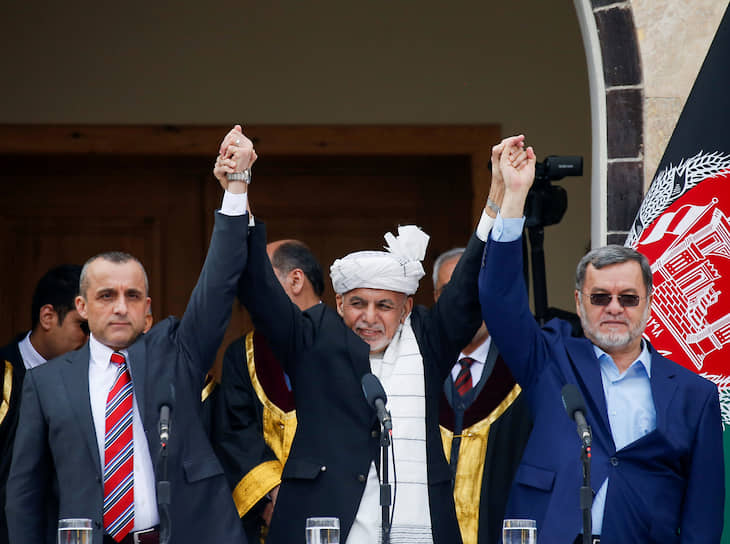Президент Афганистана Ашрафа Гани (в центре) и вице-президенты Амриулла Салех (слева) и Дониш Сарвар