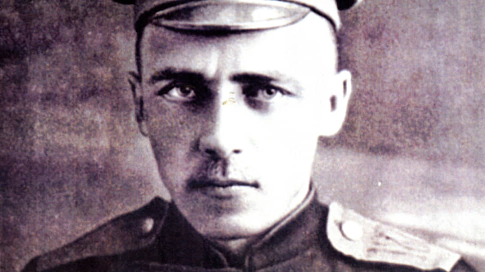 Поэт Велимир Хлебников дважды переболел тифом в 1919-1920 годах в Харькове и, возможно, умер также от сыпного тифа в 1922 году.