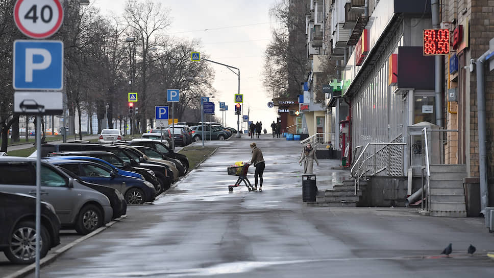 Эксперты считают, что к нарушителям режима самоизоляции в Москве должен применяться столичный КоАП