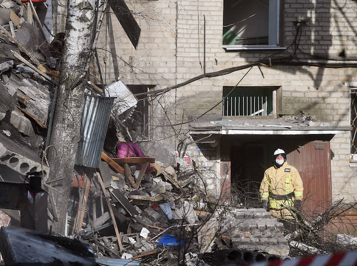Последствия взрыва бытового газа в пятиэтажном жилом доме в Орехово-Зуево