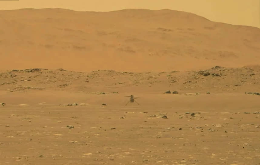 Приземление экспериментального марсианского вертолета Ingenuity на поверхность планеты 19 апреля 2021 года