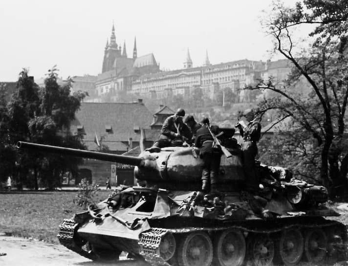 «Сопротивление окружающих город немецких гарнизонов, нарушивших акт капитуляции, было сломлено, и на рассвете 9 мая наши войска вошли в столицу Чехословакии»