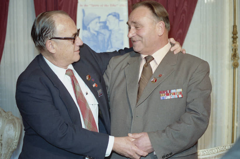 Нейрохирург Робертсон (США) и директор сельской школы Сильвашко (СССР), 1987 год