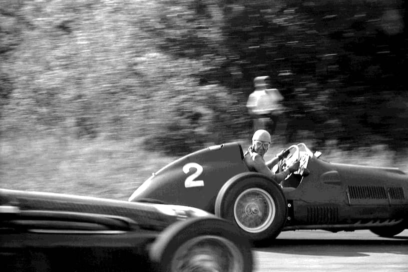 Год спустя родилась еще одна гоночная легенда — команда Ferrari. Первую победу команда из итальянского города Маранелло одержала в 1951 году, когда Хосе Фройлан Гонсалес пришел первым к финишу на «Сильверстоуне»