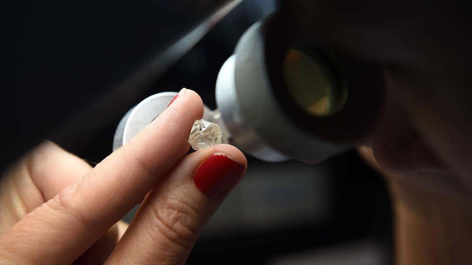 Почему АЛРОСА почти остановила продажу алмазов