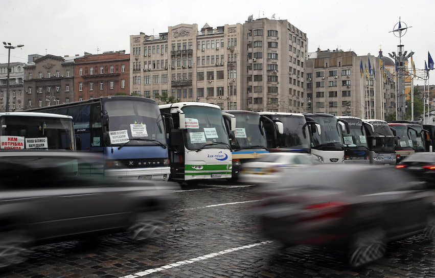 Водители автобусов требуют ослабить карантин и восстановить внутренние и международные автобусные пассажирские перевозки
