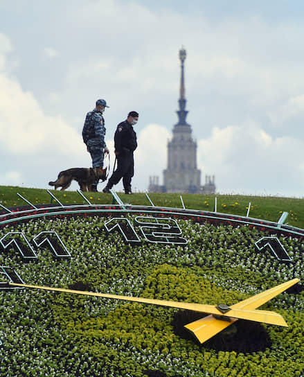 Москва. Сотрудники полиции во время патрулирования 