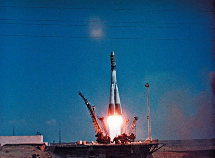 24 октября 1960 года при испытании баллистической ракеты «Р-16» на космодроме произошла катастрофа. В результате пожара и отравления компонентами топлива погибли 78 человек, среди которых был главнокомандующий Ракетных войск стратегического назначения СССР Митрофан Неделин 