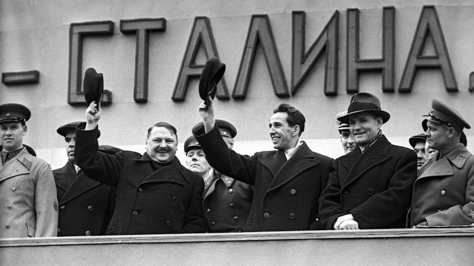 Первый секретарь Ленинградского обкома и горкома ВКП(б) А. А. Кузнецов (на фото — третий справа, с кепкой в руке) в 1945 году создал своеобразный способ перераспределения трофейного оборудования, заинтересовавший прокурора СССР