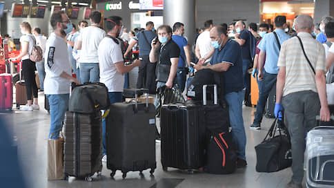 В России стали больше летать  / Снятие ограничений помогает авиакомпаниям нарастить пассажиропоток