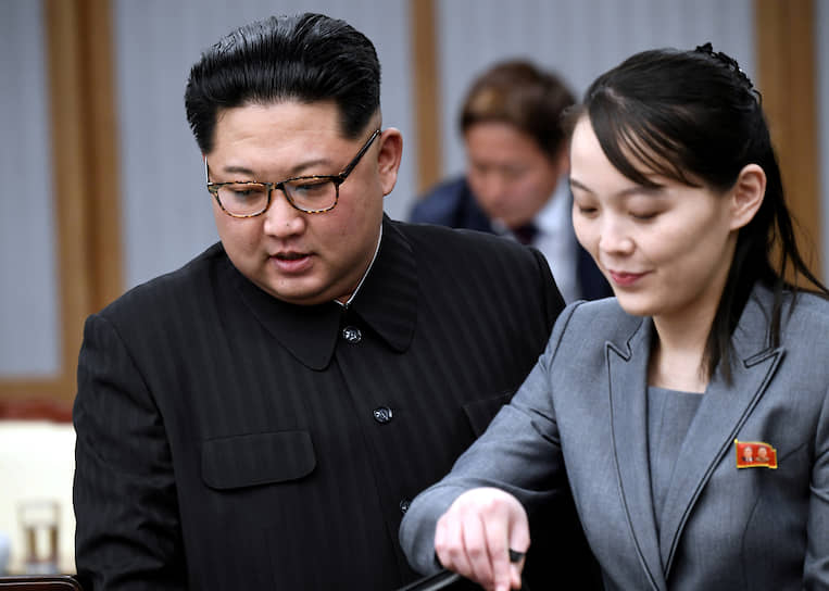 Лидер КНДР Ким Чен Ын и его сестра Ким Ё Чен