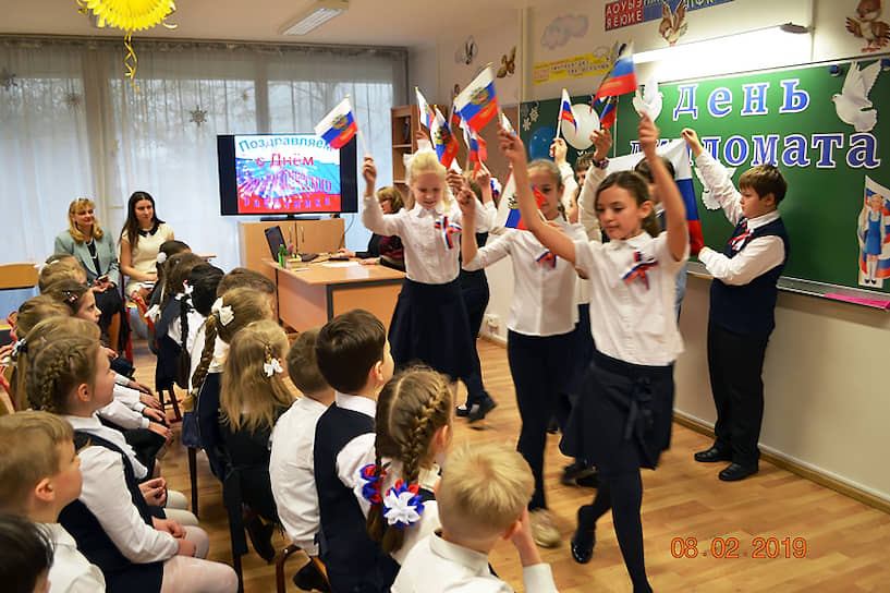 День дипломата в общеобразовательной школе при посольстве России во Франции