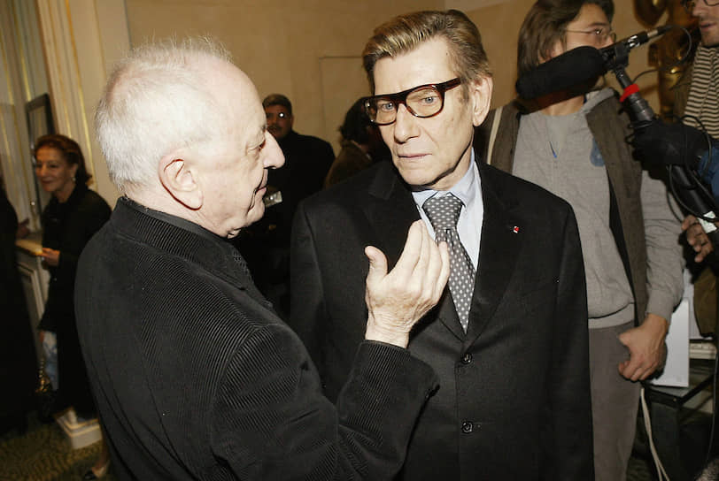 Модельер Ив Сен-Лоран (справа) и бизнесмен Пьер Берже познакомились в 1958 году. В 1961 году мужчины открыли дом моды Yves Saint Laurent. В 2008 году, незадолго до смерти Ива Сен-Лорана, они зарегистрировали свой гражданский союз
