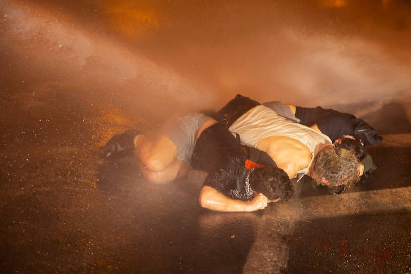 Иерусалим, Израиль. Полиция применяет водометы на акции протеста 
