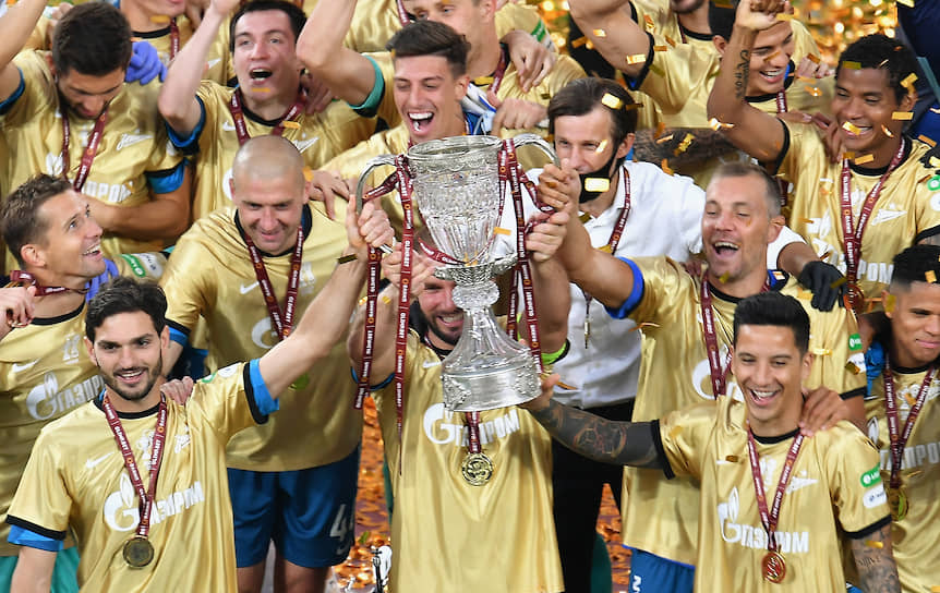 В сезоне-2019/20 сине-бело-голубые оформили так называемый золотой дубль — в одном сезоне выиграли чемпионат и кубок страны. Ранее подобное удавалось им в 2010 году