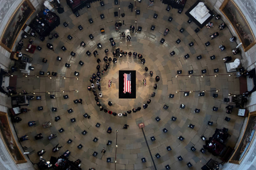 Вашингтон, США. Церемония прощания с конгрессменом Джоном Льюисом 
