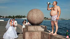 KMO 093795 00722 2 t221 154816 фото с шампанским в поле